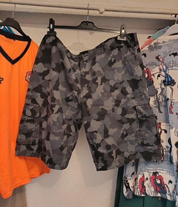 Pantaloni scurți cu buzunare Army , mărime 46 bărbat XL XXL