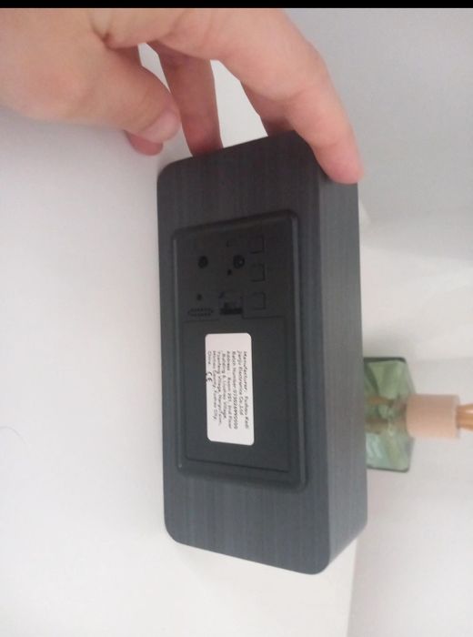 Ceas digital cu alarmă