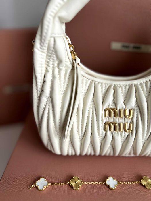 Дамска чанта – МIU МIU + подарък гривна