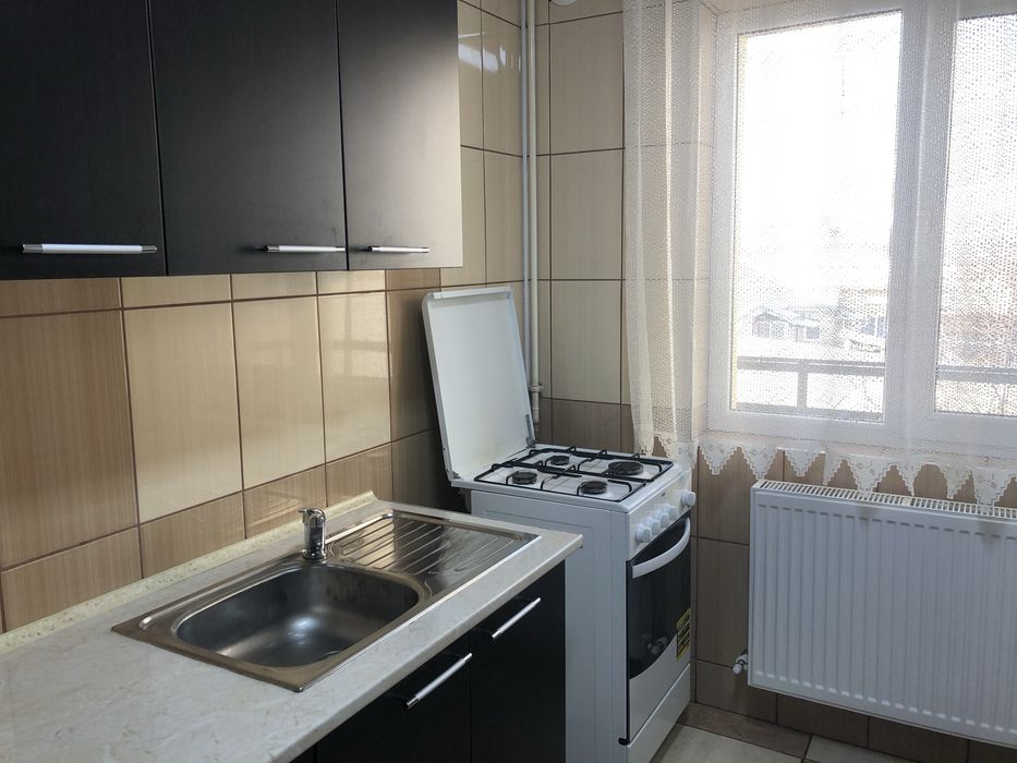 Inchiriez apartament