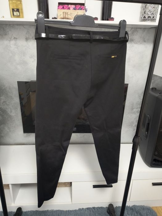 Vând pantaloni stil elegant