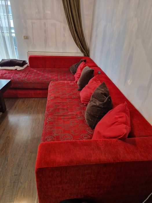 Canapea sufragerie rosie