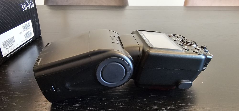 Nikon Speedlight SB-910 – перфектно състояние, пълен комплект