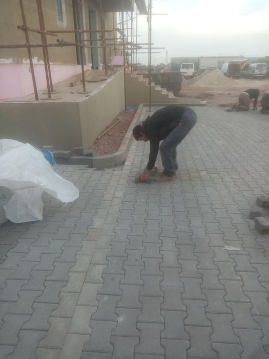 Редене на гранитен и бетонен паваж,бордюри,парко елементи