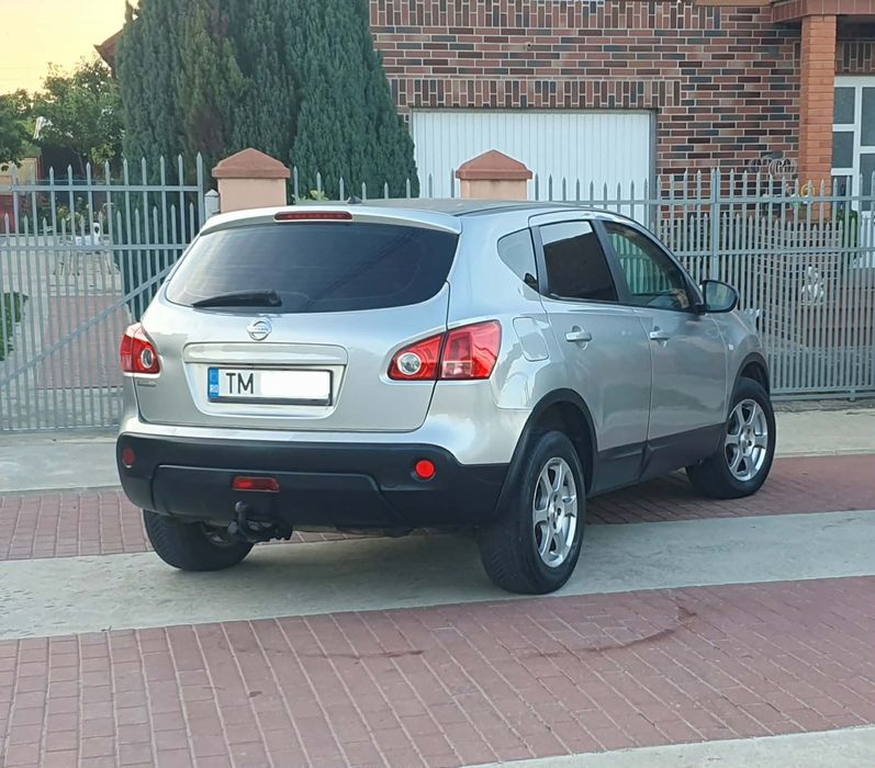 Nissan Qashqai 2.0 DCI 4×4 an 2008 unic proprietar acte la fiscal pe loc