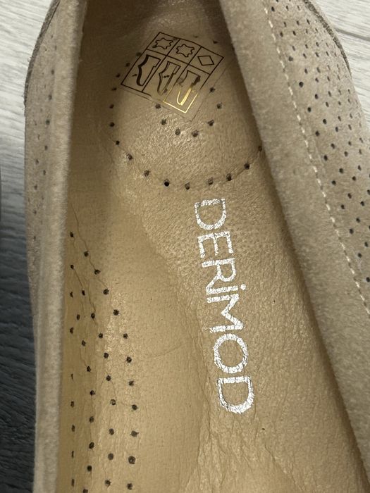 Нови обувки от естествен велур