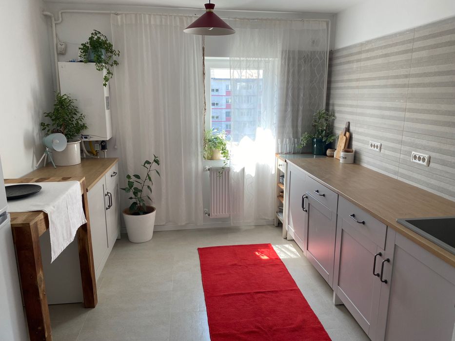 Inchiriez apt 4 Camere Parc Mihai Eminescu 520 euro