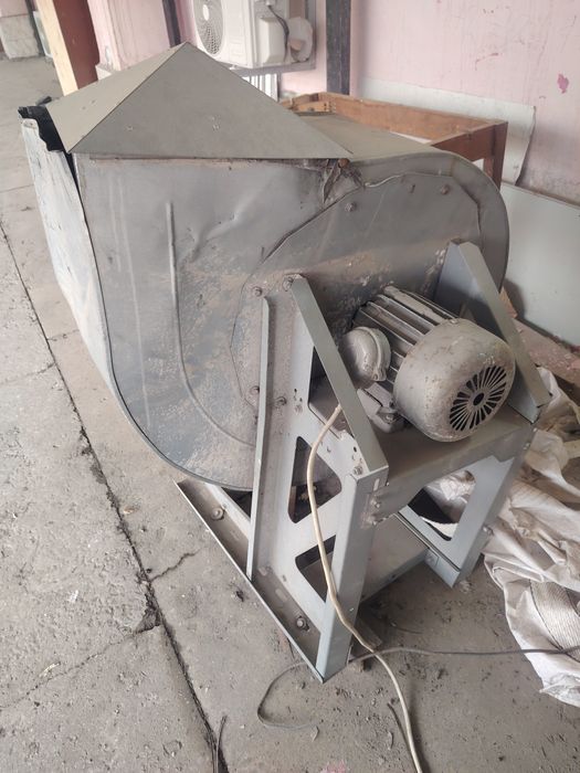 Вытежка, вентилятор,