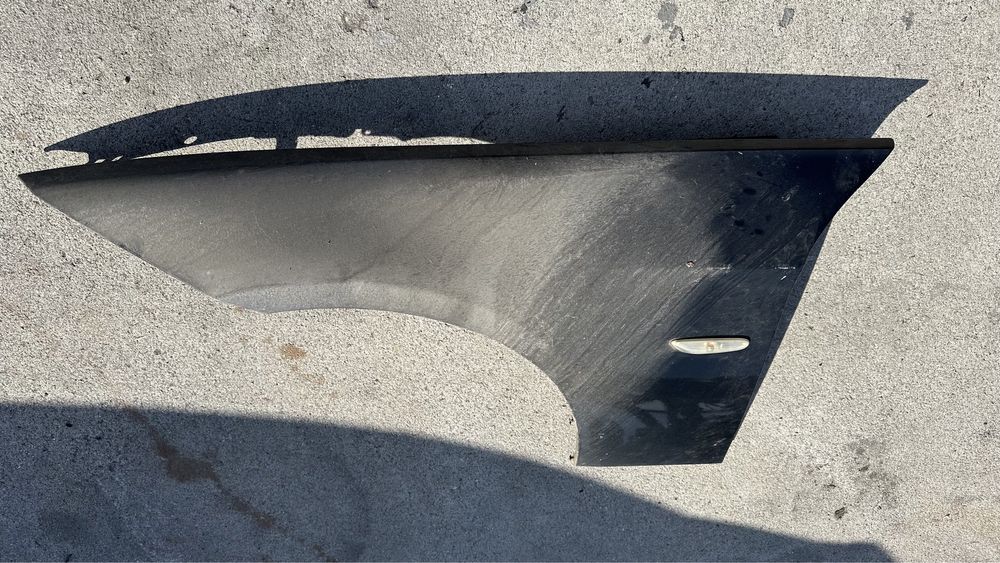 BMW E90 E91 Ляв калник