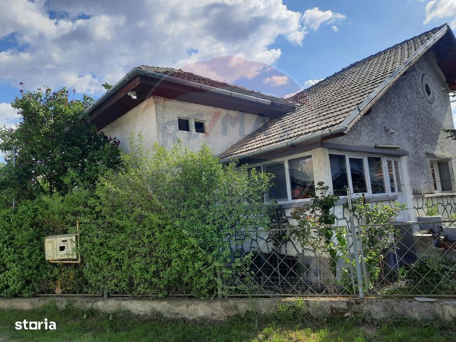 Casă langa Fagaras cu teren de 1836mp si parau in spatele curtii