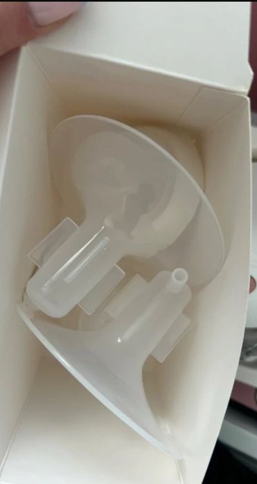 ЧИСТО НОВА Двойна безжична електрическа помпа за кърма Tommee Tippee Made for Me Hands-Free