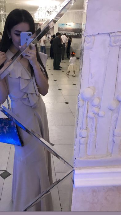 Вечернее платье бежевый