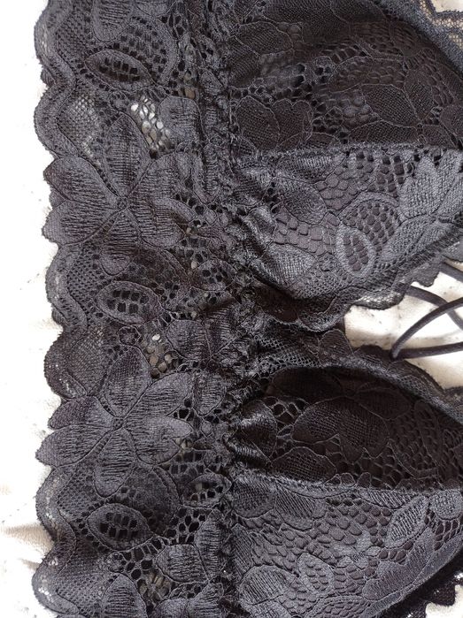 Сатенен сутиен 70 D, комплект сутиени XS