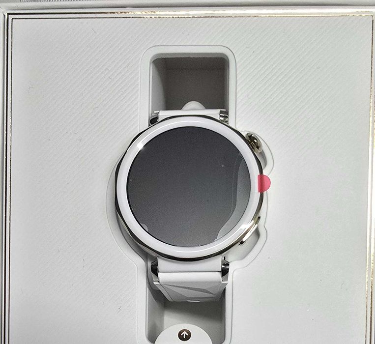 Продавам Huawei Watch GT5 PRO -ЧИСТО НОВ