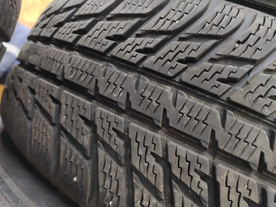 2бр Зимни гуми 215 65 16 - Nokian