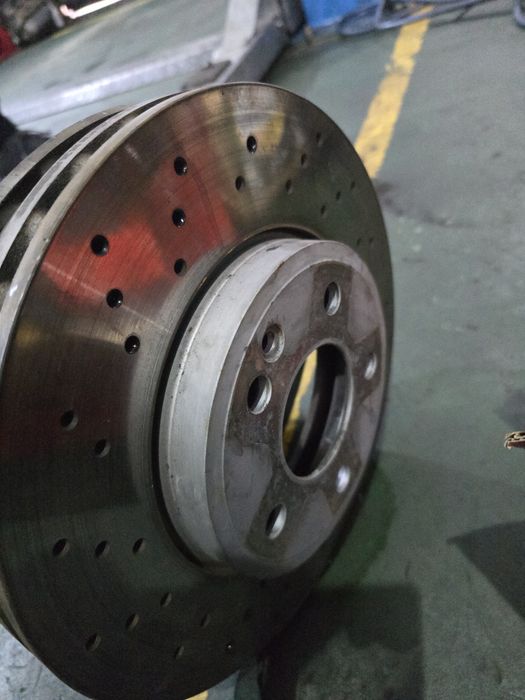 Discuri/placute Mercedes CLA 2013 2017 fata perforate si ventilate ATE