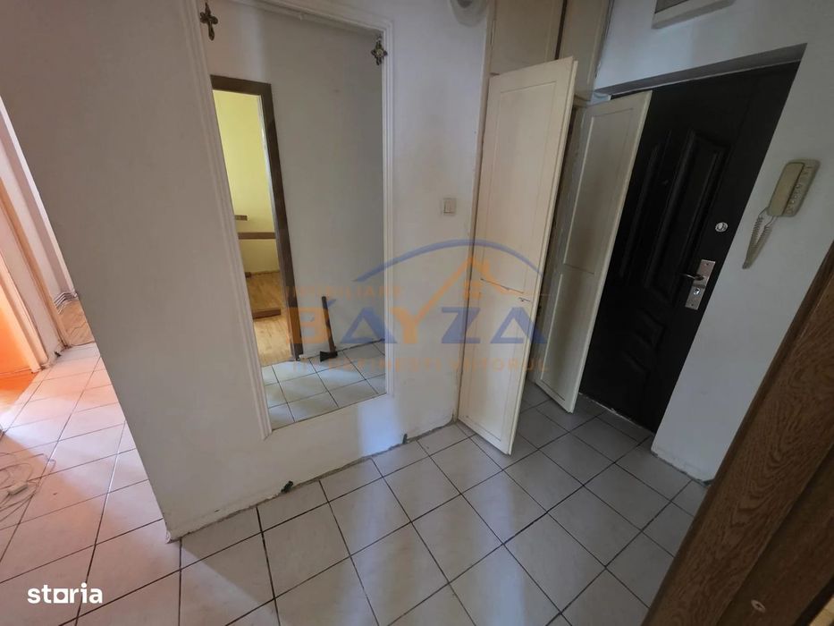 Aleea Mărăști, apartament 3 camere decomandat, etaj 2, garaj exterior