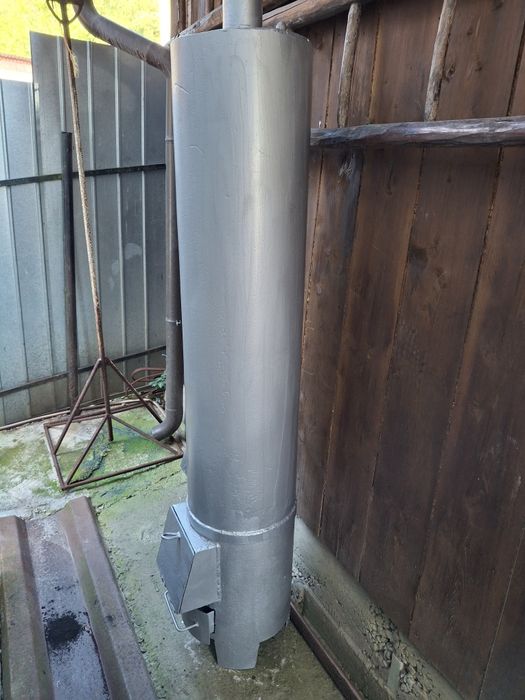 Vand cazan de baie din teava groasa de fier nou.