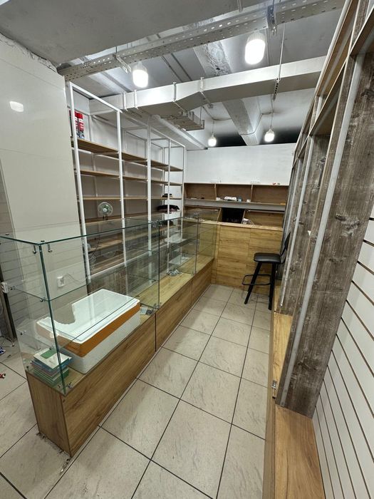 Продается бутик на нулевом этаже