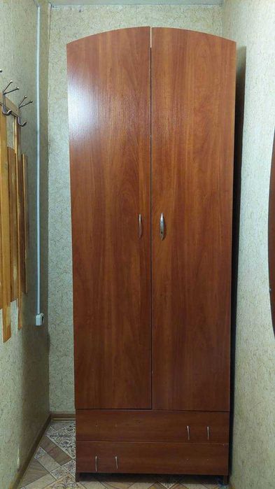 Шкаф для одежды в хорошем состоянии