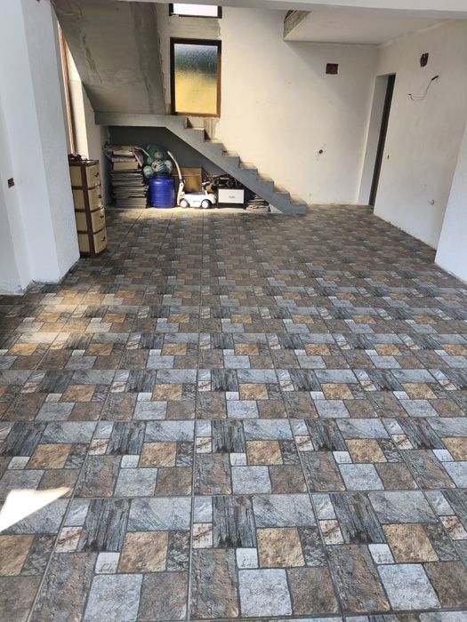 CASĂ DE VÂNZARE – Teren 880 MP – Drum Principal spre TRANSFĂGĂRĂȘAN