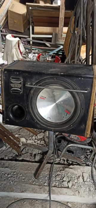 Продам сабвуфер 1600вт