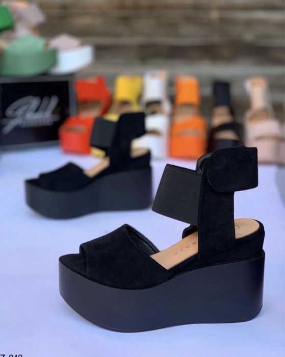 Босоножки женские