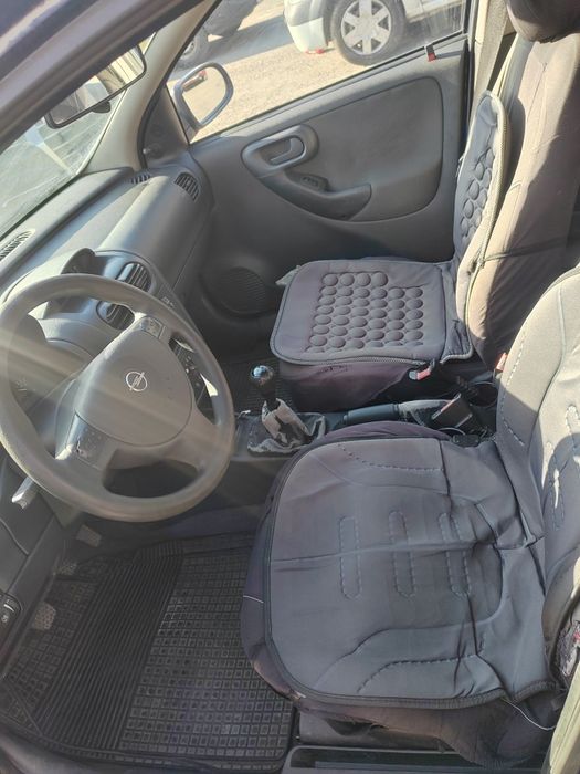 Vând Opel Corsa CDTI 4000 lei neg. an  2004,