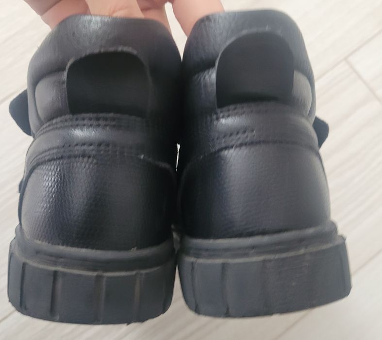 Ghetute negre de copii, din piele, marime 32