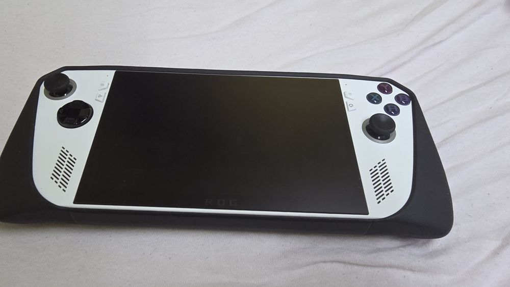 Rog ally z1 extreme с много аксесоари