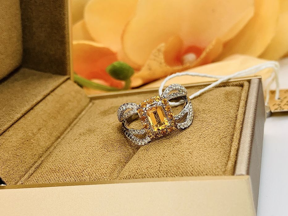 золотое кольцо с бриллиантами и натуральными камнями – Цитрин