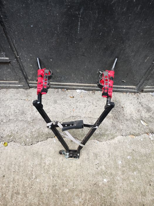 Suport pe cârlig pentru maxim 3 biciclete