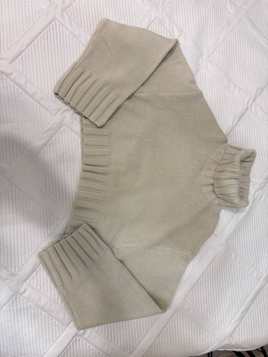 Продам бежевый укороченый свитер