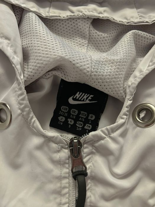 Geacă Nike Jordan x PSG originală – albă – stare foarte bună