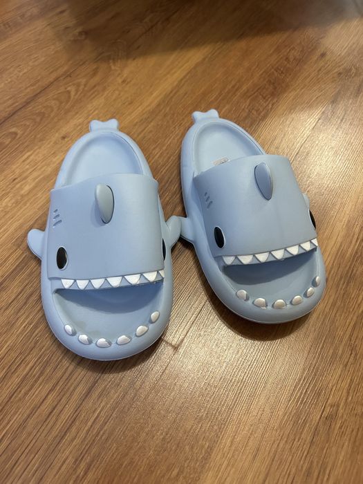 Papuci shark - Shark Slippers - en gros - Comozi si ușori