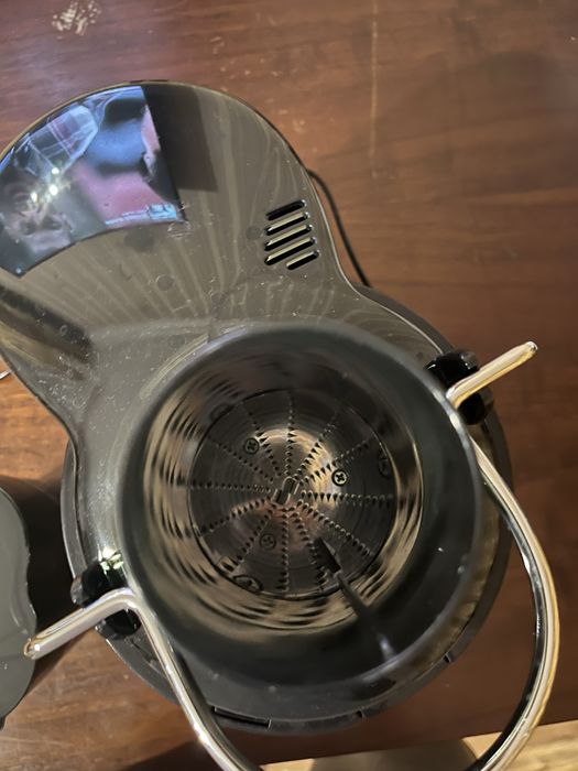 Продам соковыжималку REDMOND