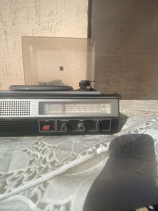 Патефон продам бу