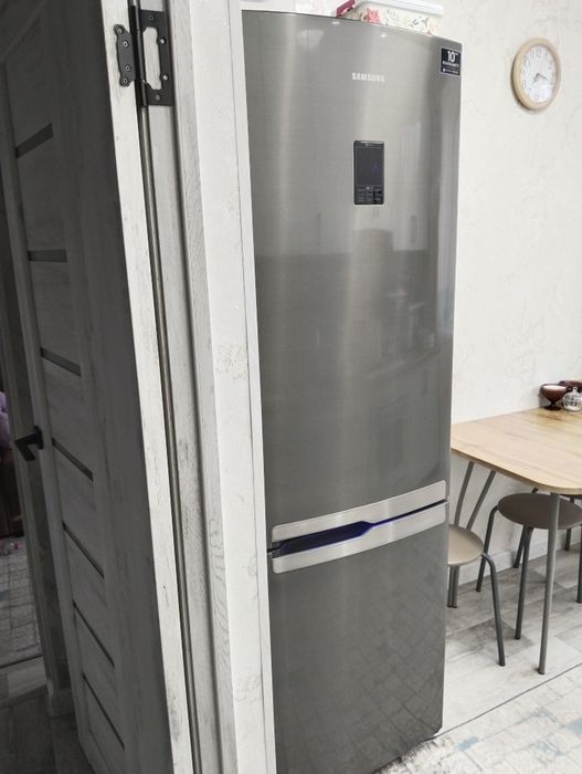 Холодильник SAMSUNG