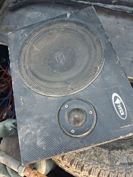 Продам сабвуфер звук нормальный