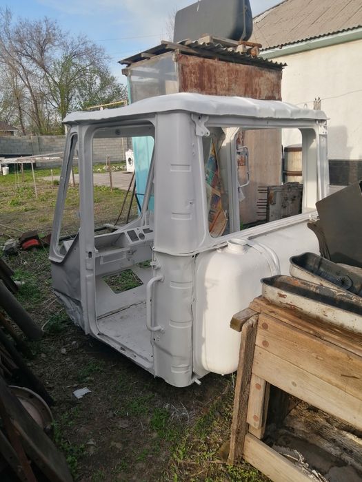 Продам Кабины на Трактор Т 150К.