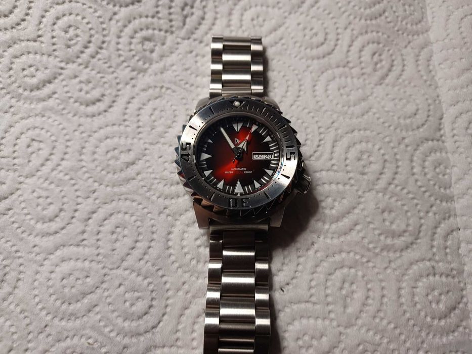 Ceas Rdunae Retangula automatic deosebit