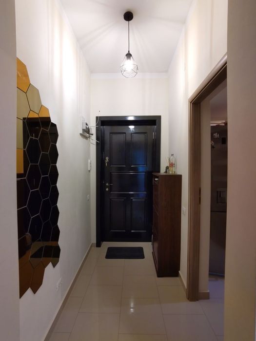 Închiriez apartament cu 1 cameră, pentru 1-2 persoane, nefumători, fără animale de companie (zona Univesalului)
