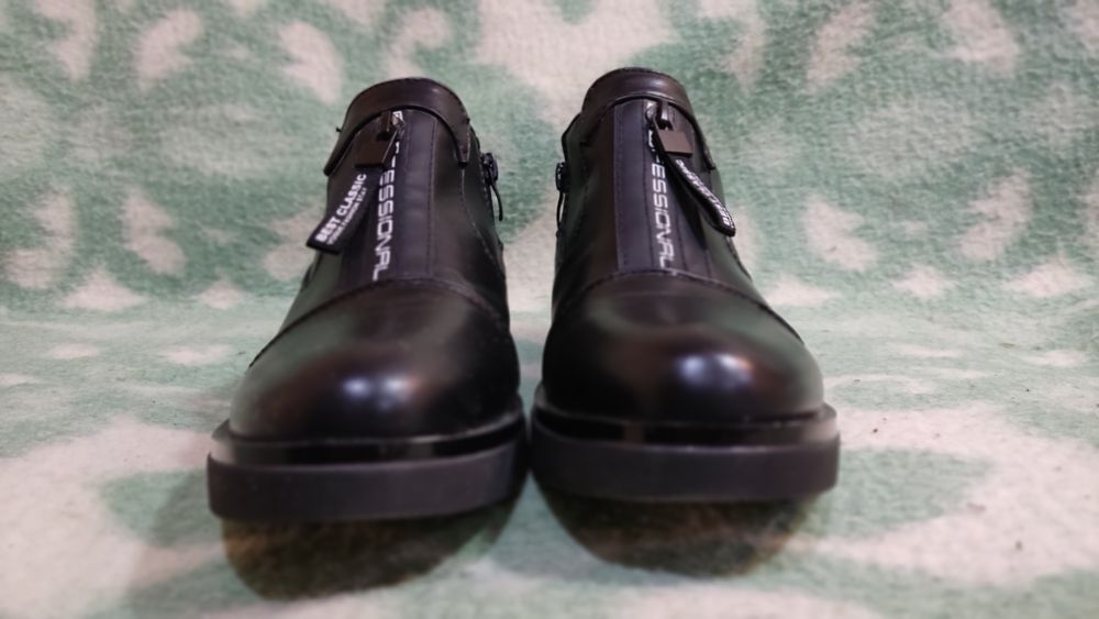 Продаются женские Лоферы