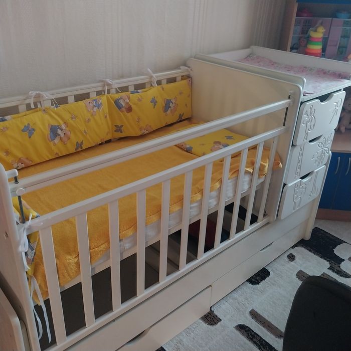 Продам детскую кроватку