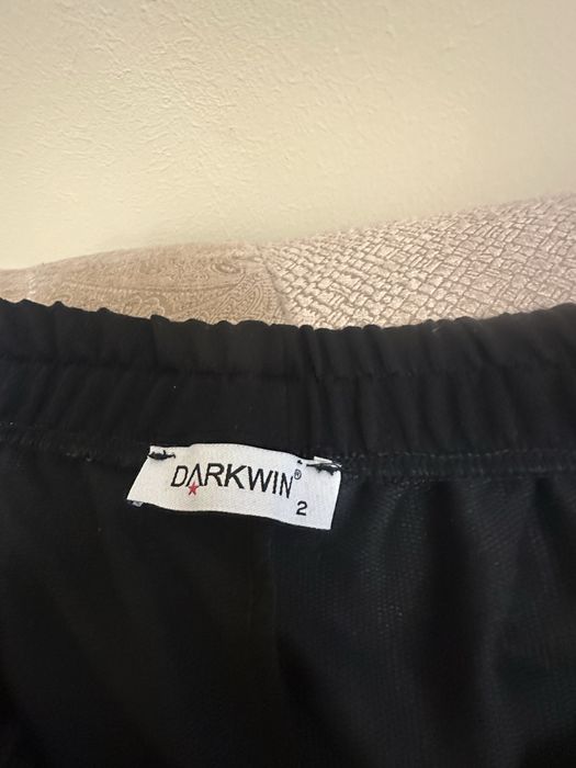 Брючный костюм фирмы Darkwin