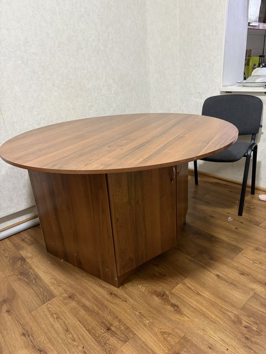 Продам стол кухонный