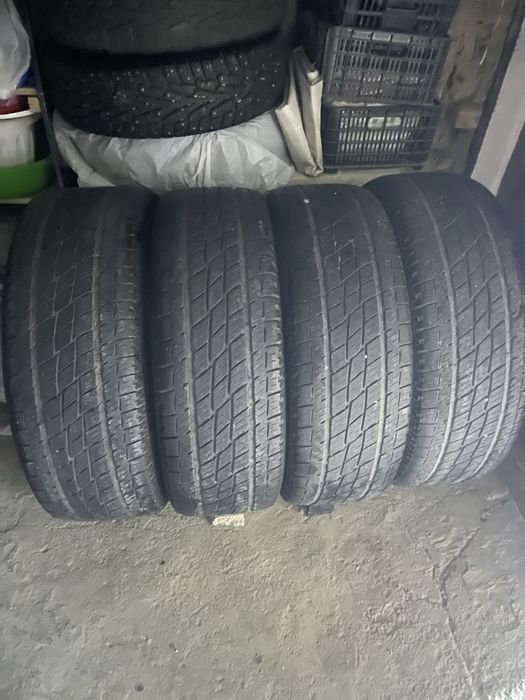 275/60/20 toya R20