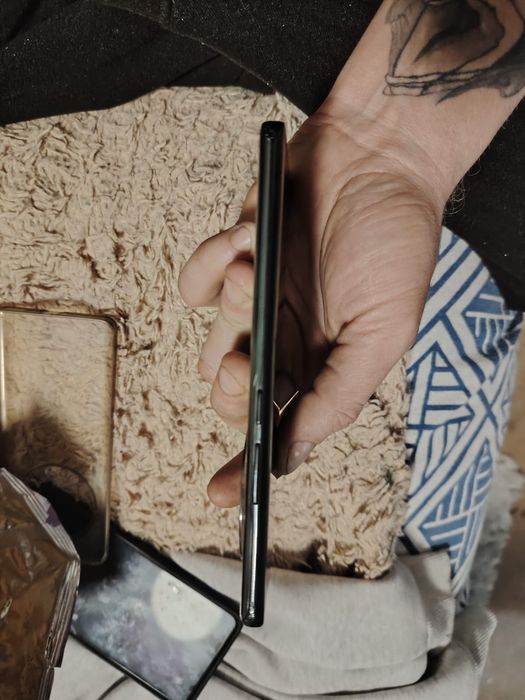 Продам Honor x9c 8.256