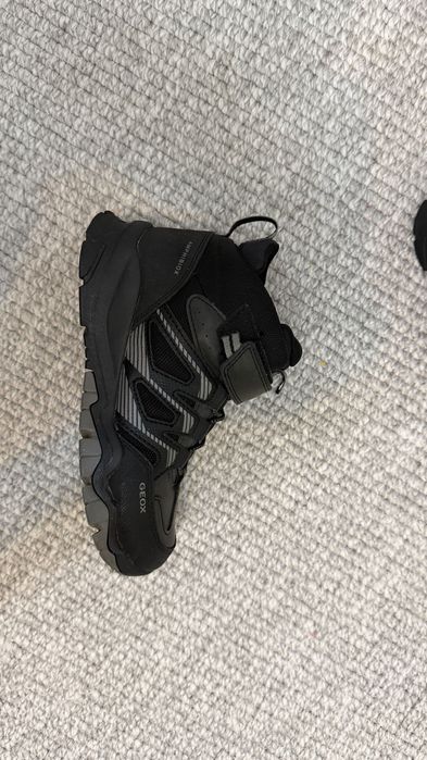 Продам детские ботинки GEOX