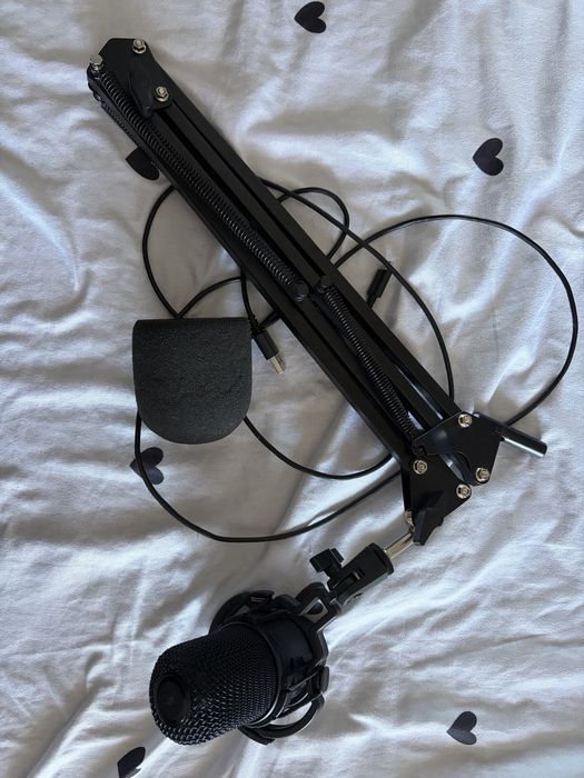 Microfob HyperX Solocast + Brat, shockmount si pop filter